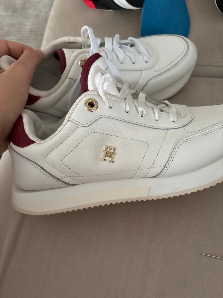 Beyaz Bağcıklı Kadın Spor Ayakkabı - Görsel 4