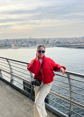 Parlak Kırmızı Şişme Kadın Mont - Görsel 3