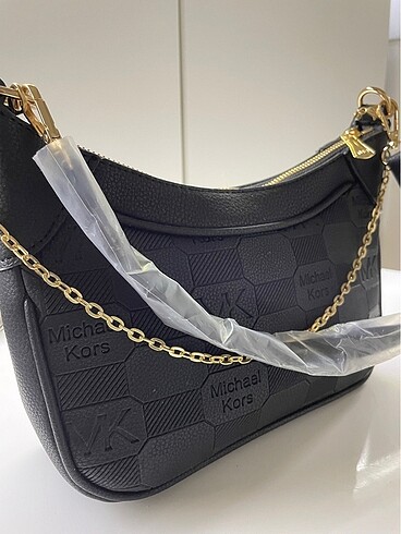  Beden siyah Renk Micheal Kors kol ve çapraz çanta