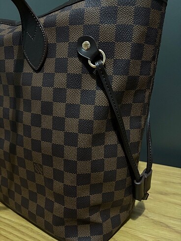Louis Vuitton LV liverpool model