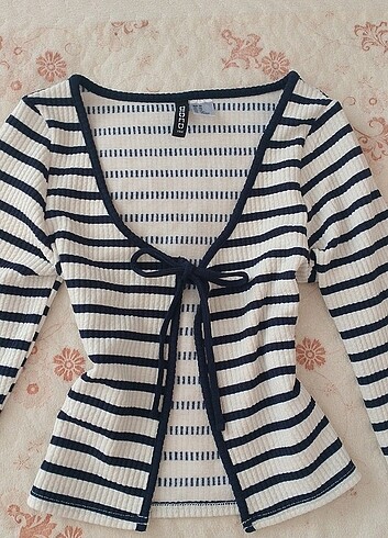 H&M coquette top