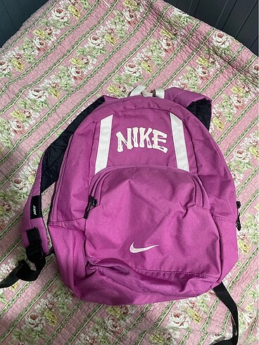 Pembe nike sırt çantası