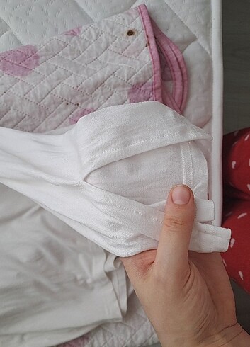 m Beden beyaz kol detayli body