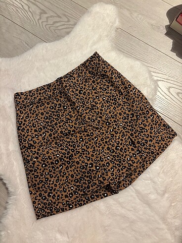 Leopar desen şort etek