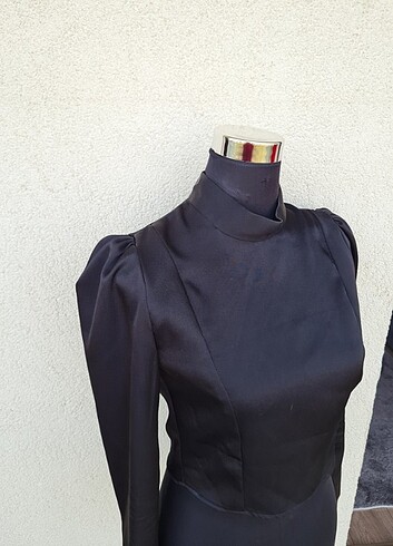 Butik ürünüdür. Saten bluz.