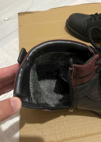 Su geçirmez içi kürklü 42 numara çok sıcak tutuyor. - Görsel 4