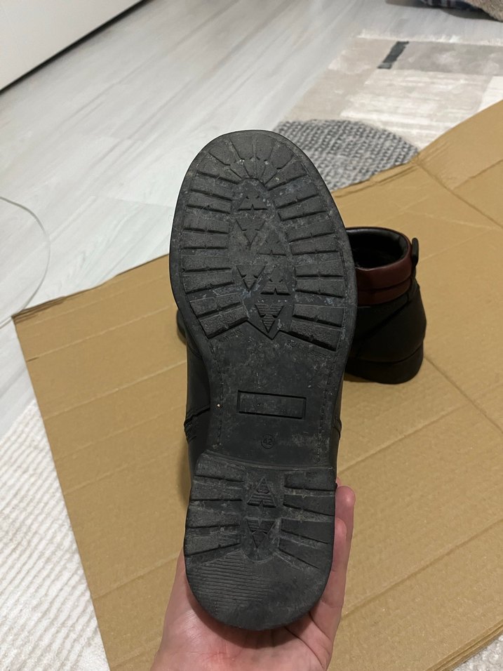 Su geçirmez içi kürklü 42 numara çok sıcak tutuyor. - Görsel 5