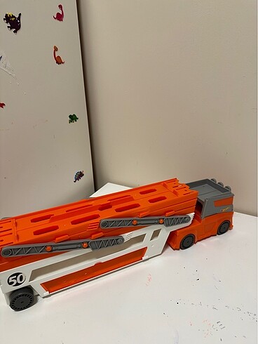 hot wheels taşıyıcı mega tır