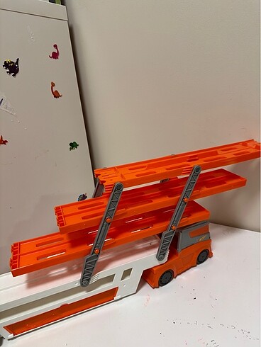 hot wheels taşıyıcı mega tır - Görsel 2