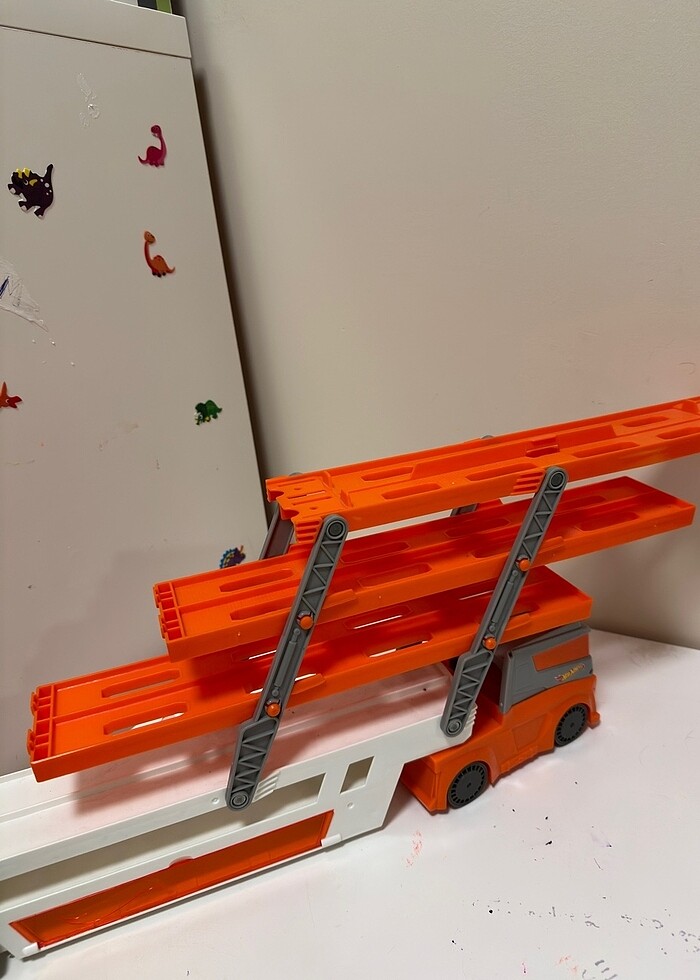 hot wheels taşıyıcı mega tır - Görsel 2