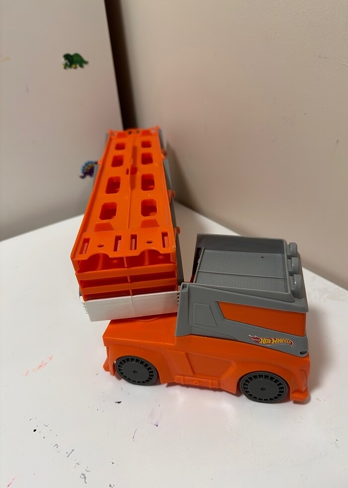 hot wheels taşıyıcı mega tır - Görsel 3