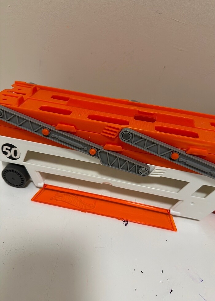 hot wheels taşıyıcı mega tır - Görsel 4