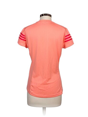 m Beden Adidas T-shirt %70 İndirimli.