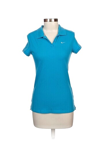 Nike T-shirt %70 İndirimli.