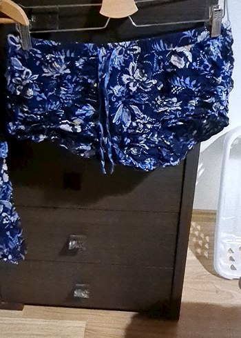 m Beden H&M Mavi Çiçek Desenli Askılı Bluz ve Şort Takımı