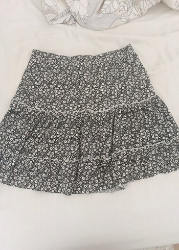 Koton Gri Çiçek Desenli Fırfırlı Mini Etek
