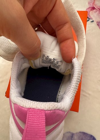 Kız Çocuk Beyaz Nike Spor Ayakkabı 19,5 numara orijinal - Görsel 3