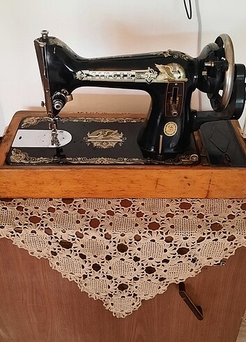 Sınger siyah antika dikiş makinası