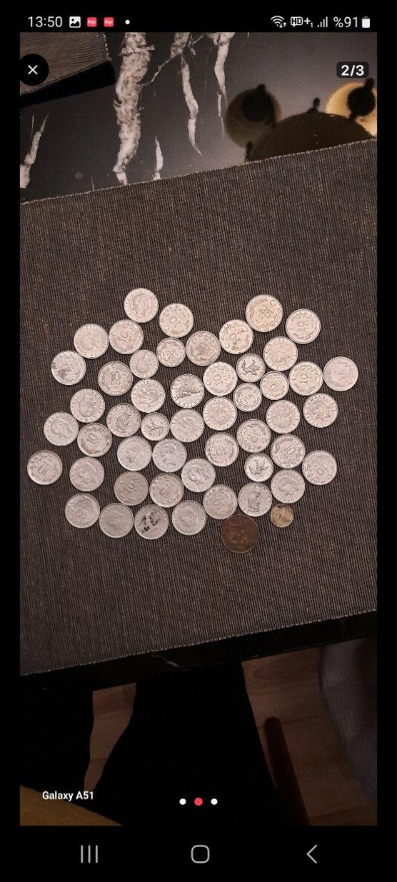 Gri ve Kahverengi Klasik Para Koleksiyonu - Görsel 2