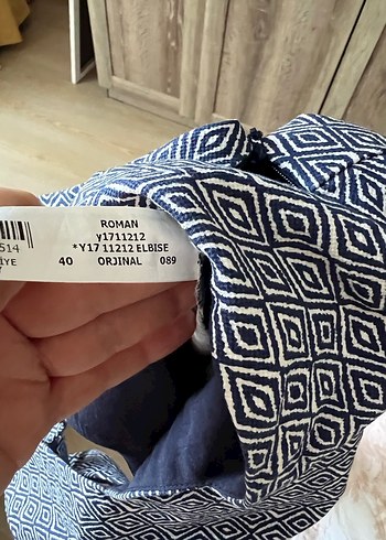 Gri Desenli V Yaka Kemerli Mini Bluz - Görsel 5