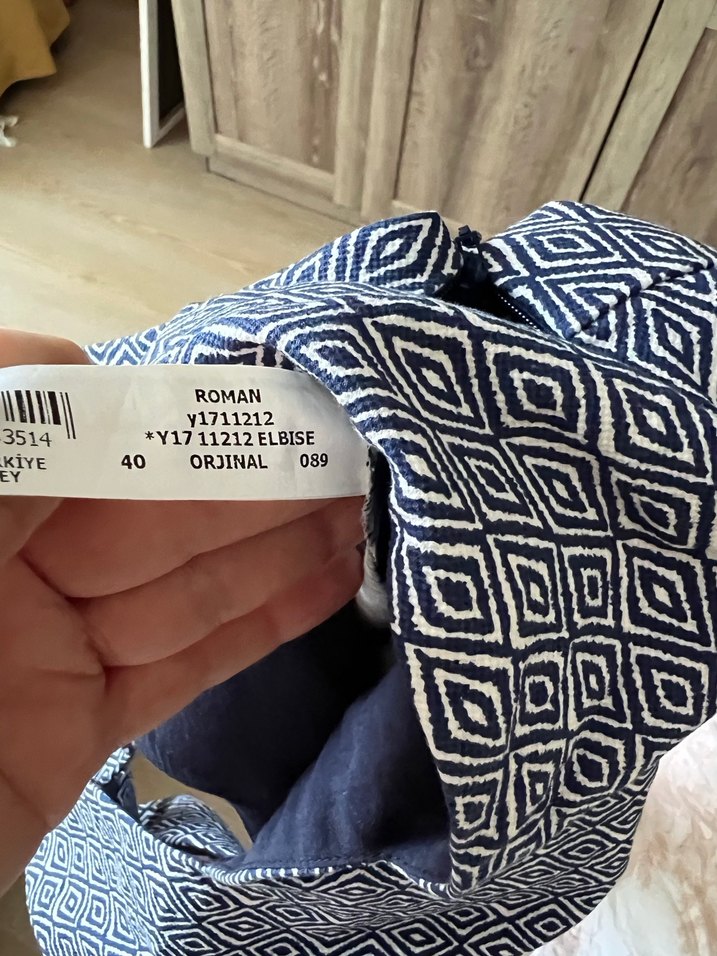 Gri Desenli V Yaka Kemerli Mini Bluz - Görsel 5