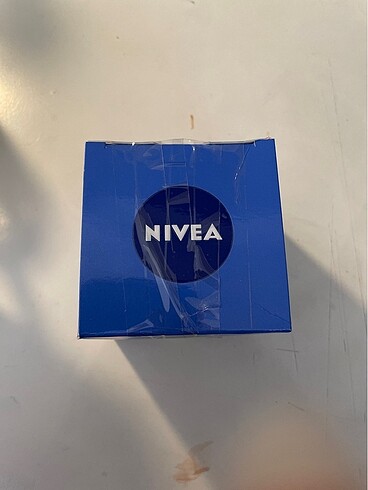 Nivea Yüz nemlendiricisi