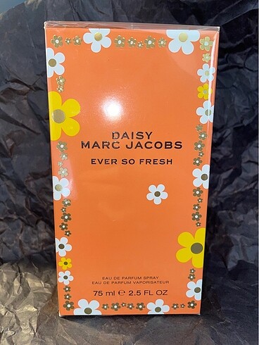 Marc Jacobs Daisy parfümü. 75 mldir.