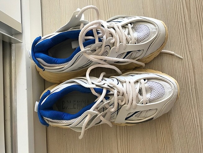 37 Beden Balencia spor ayakkabısı