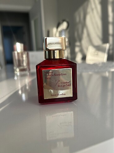 Baccarat rouge 540 parfüm