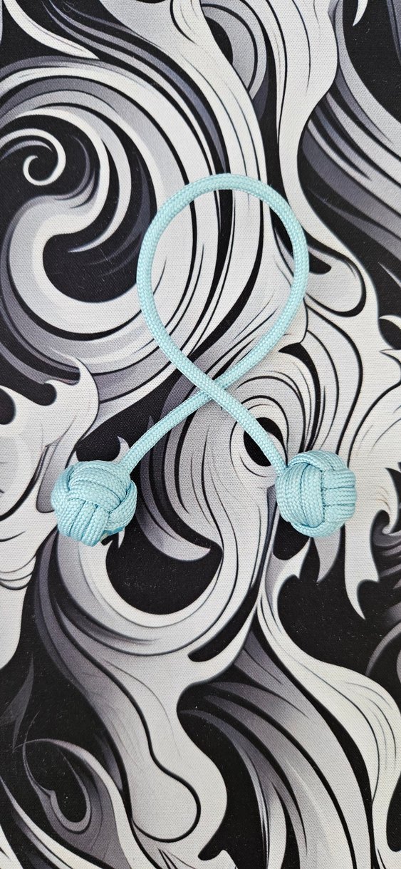 Farklı desen ve renklerde paracord monkey fist begleri - Görsel 3