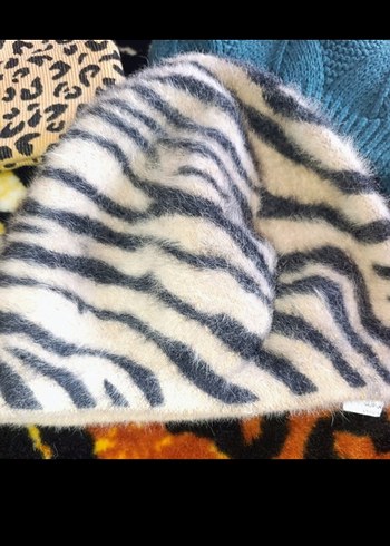 Pembe Örgü Kadın Bere Siyah Ponponlu - Görsel 10