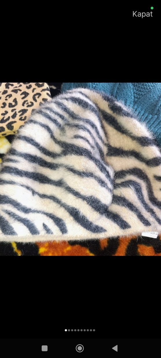 Beyaz Ponponlu Örgü Kadın Bere - Görsel 4