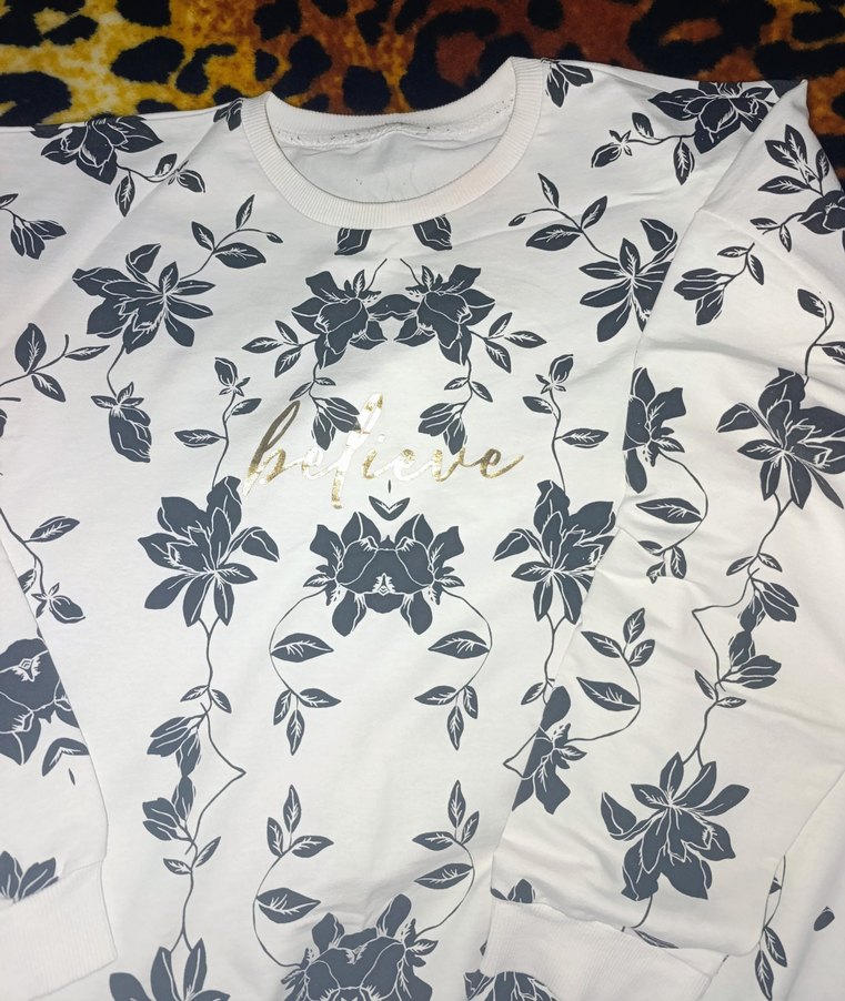 H&M Uzun Kollu Beyaz Desenli Kadın Sweatshirt - Görsel 4