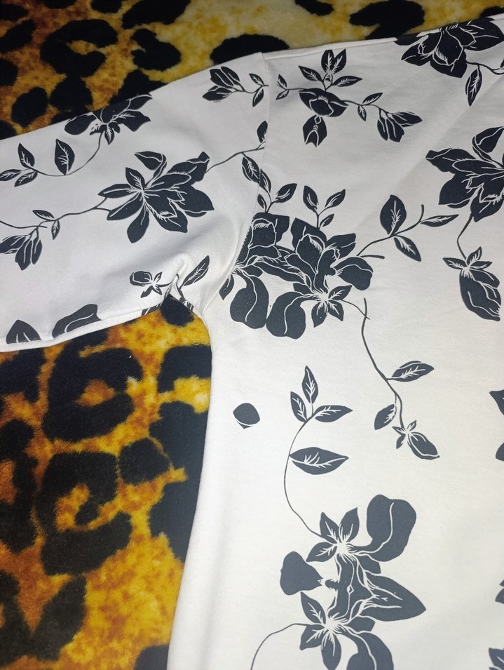 H&M Uzun Kollu Beyaz Desenli Kadın Sweatshirt - Görsel 2