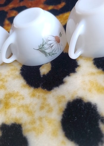 Papatya Desenli Beyaz Fincan Takımı - Görsel 7