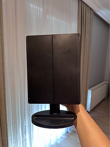 Diğer Büyüteçli makyaj aynası
