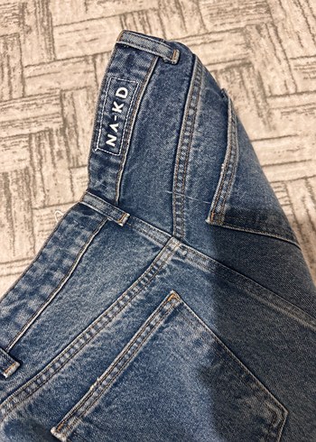 36 Beden mavi Renk NA-KD orijinal marka etiketli düz Kesim Kadın Jean