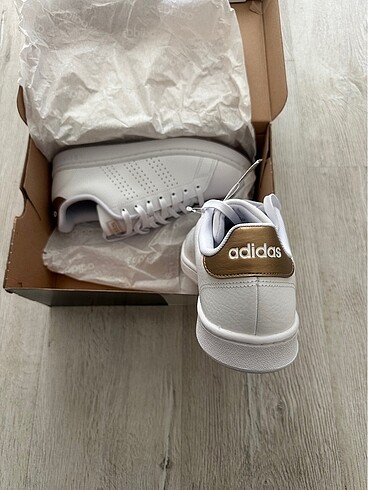 Adidas Advantage Sneaker