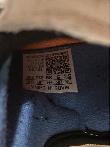 38 Beden beyaz Renk Adidas orijinal ayakkabı superstepten alınmıştır