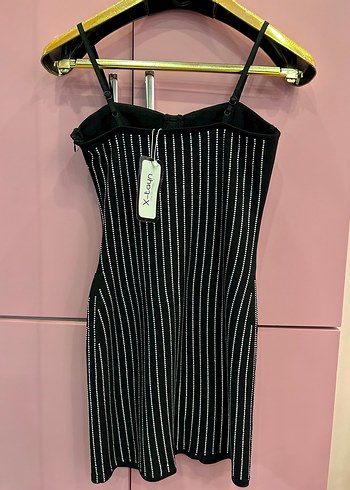 Zara Taşlı, Askılı, Midi Siyah Kadın Elbise