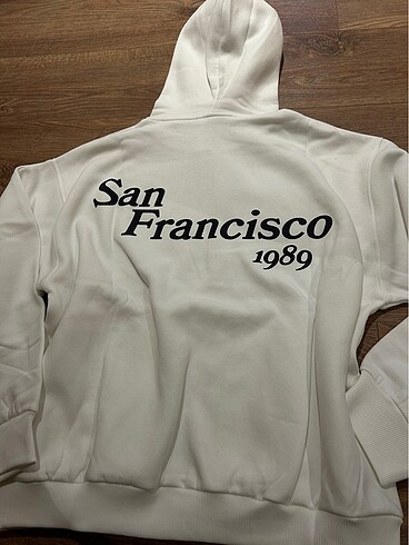 Bershka Yıldızlı Sweatshirt