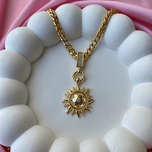 Diğer Çelik Gold Işığın Yüzü Kolye