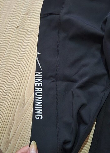 Nike KULLANILMIŞ TAYT