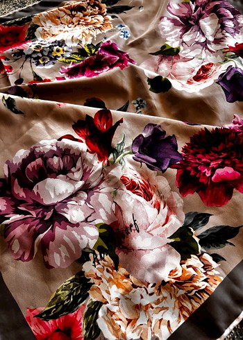 Kaygan eşarplardandır - Görsel 4