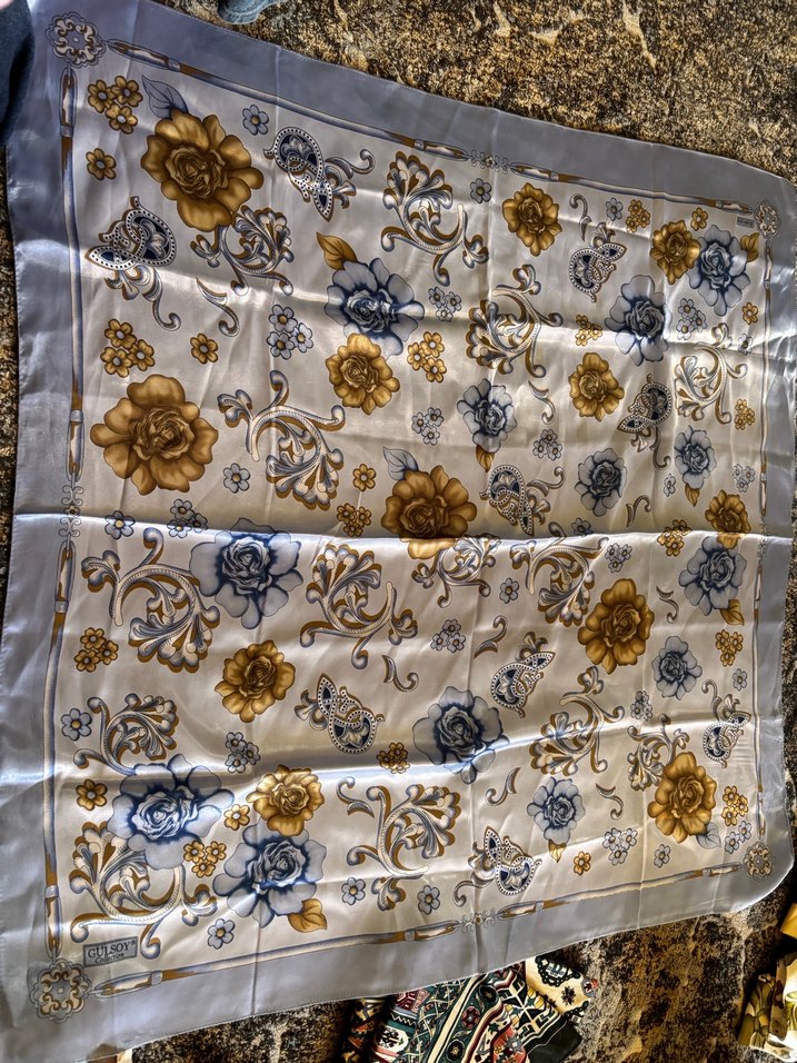 Kaygan eşarplardandır - Görsel 3