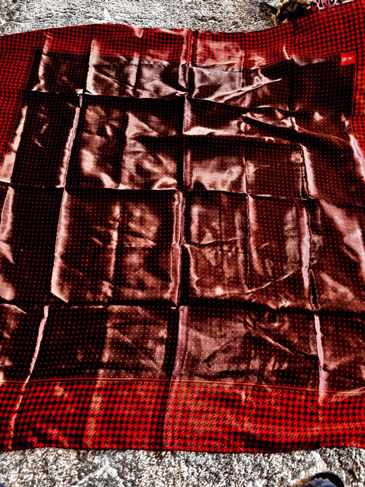 Kırmızı
Kaygan eşarplardandır - Görsel 5