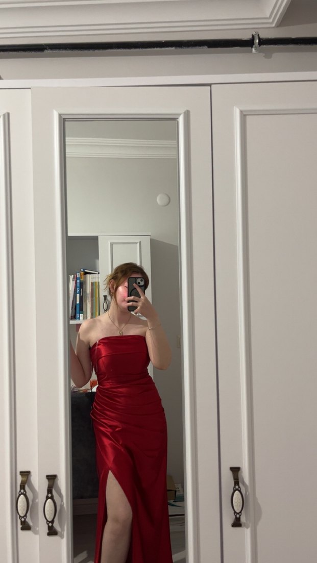 Parlak Kırmızı Straplez Midi Elbise - Görsel 5