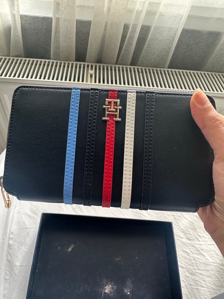 Tommy Hilfiger Siyah Kadın Deri Cüzdan - Görsel 3