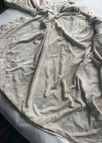 Düğmeli Beyaz Kadın Kaban - Görsel 3