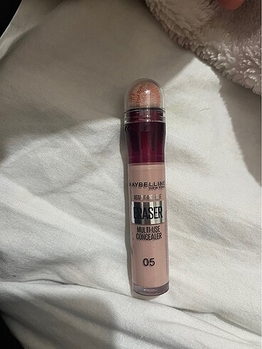 Maybelline eraser kapatıcı
